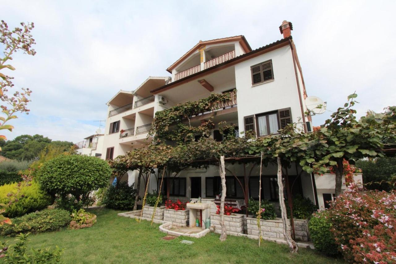 רוביני Apartments Daria מראה חיצוני תמונה